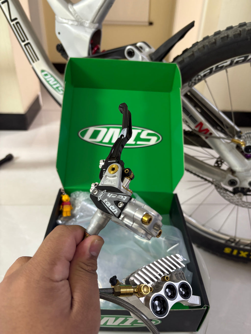 Dnis v6 single brake set