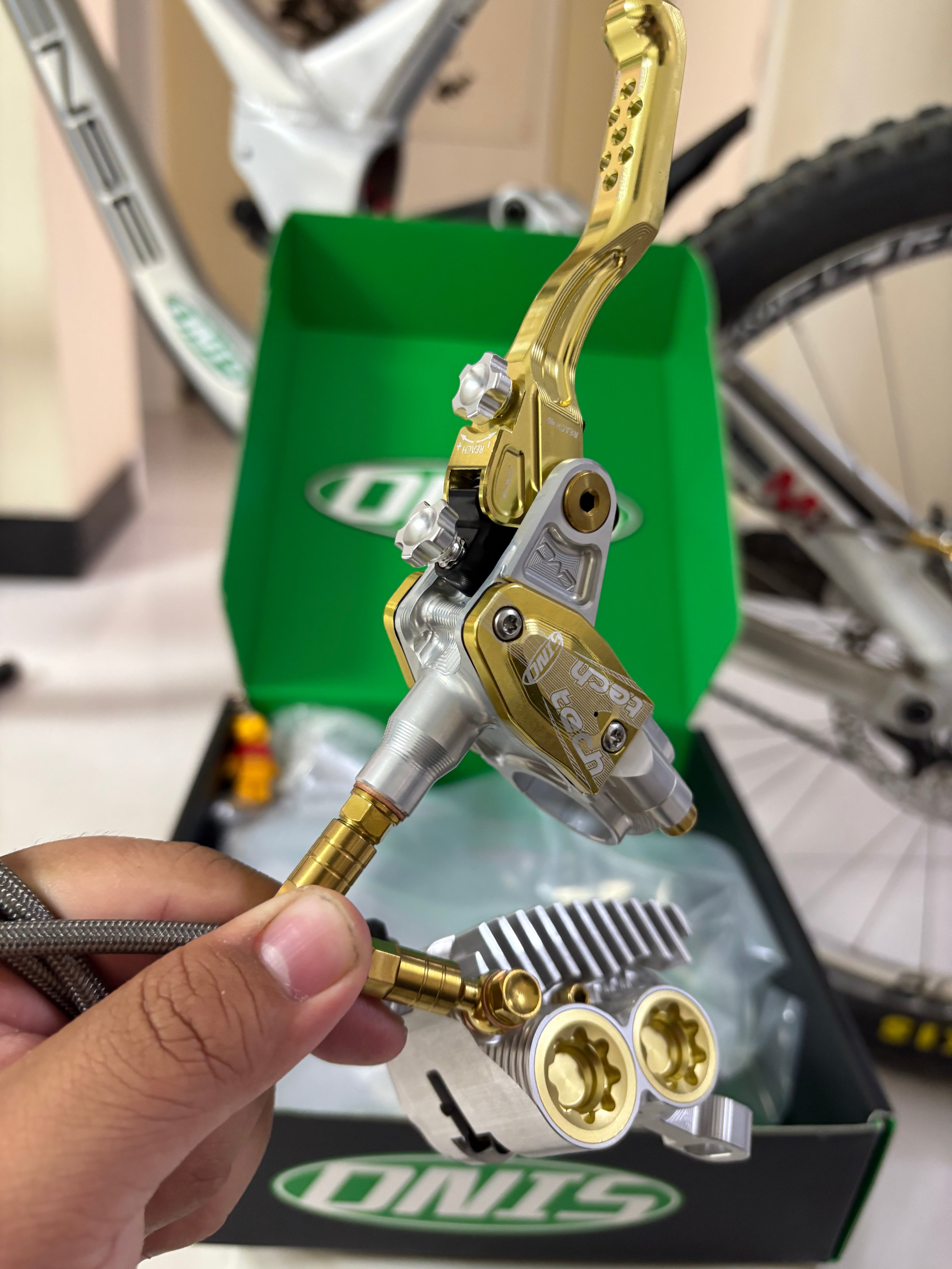 Dnis v4 brake set
